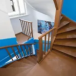 Uwh Hostel